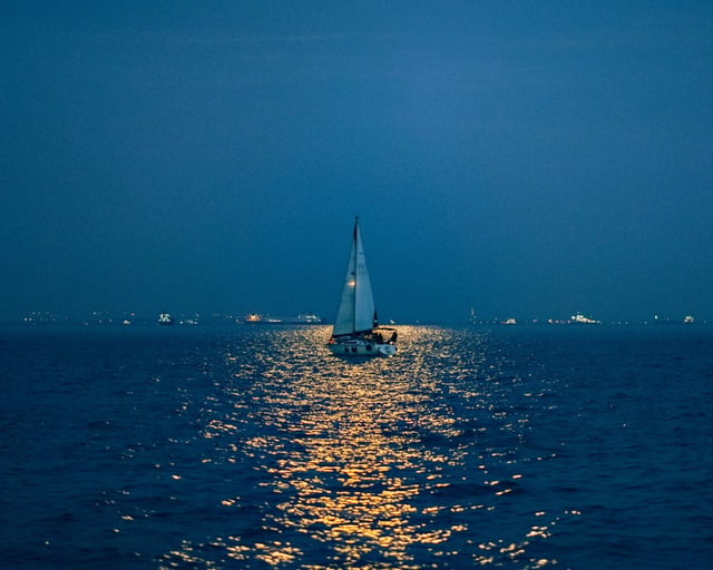 2.5-Hour Full Moon Night Sail in Sotogrande, listing photo