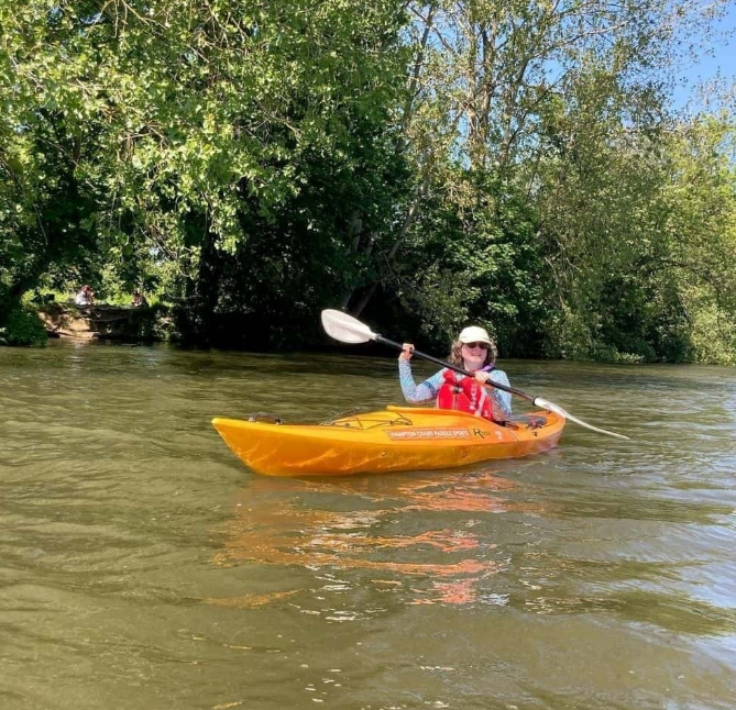 90-Minute 1-1 Kayak Lesson – River Thames, Surrey, listing photo
